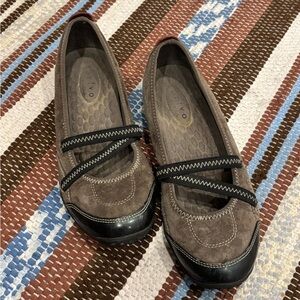 Chic Privo by Clarks Ballet Mary-Jane flats
